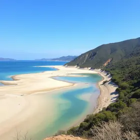 Praia Azul: paisagem e lazer na Represa de Salto Grande